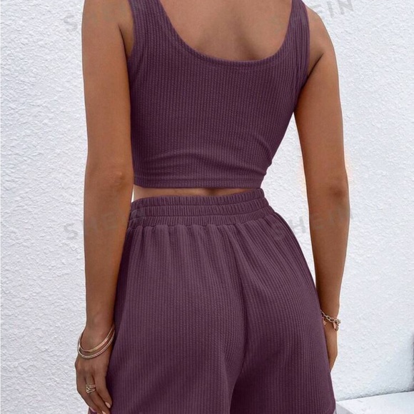 Solid ribbed shorts and tank top - Picture 2 of 3